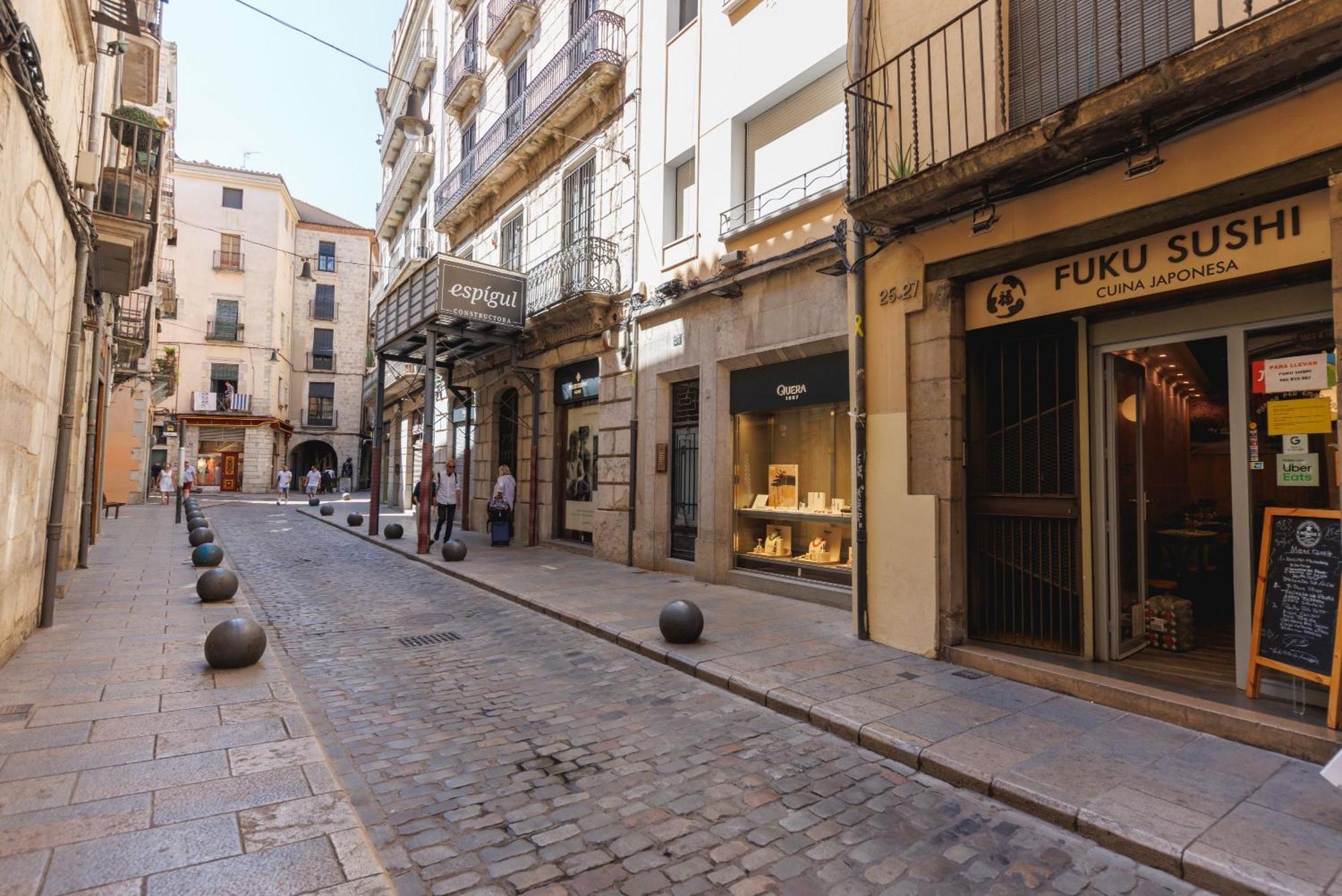 Bravissimo Cort Reial Duplex, Spacious With 3 Bedrooms Girona Exteriér fotografie